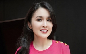 Bergaya Simpel Tapi Elegan, Opini Sandra Dewi Soal OOTD Justru Kena Nyinyir