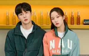 Dipuji, Kim Seon Ho Malah Pertanyakan Maksud Moon Ga Young Komentari Foto Masa Kecil