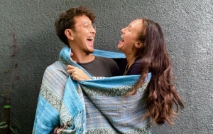 Anniversary Pernikahan ke-3 Tahun, Dimas Anggara dan Nadine Chandrawinata Bikin Keranjang Simbolik