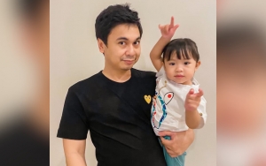 Sultan Banget! Raditya Dika dan Istri Beri Kado Saham Untuk Ultah Ke-2 Putrinya