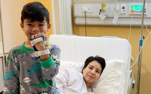 Tya Ariestya Dirawat Bareng Putra Sulung Karena DBD, Anak Kedua Nangis Rindu Bikin Nyesek