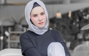 Dambakan Keluarga Muslim, Angel Lelga Kerap Nangis Setiap Lebaran Datang