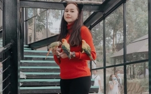 Aura Kasih Ngaku Malas Cari Suami Baru, Beri Reaksi Adem Saat Disinggung Nyesel Nikah