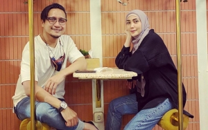 Sungkeman Dengan Fenita Arie, Arie Untung: Tradisi Yang Indah Banget