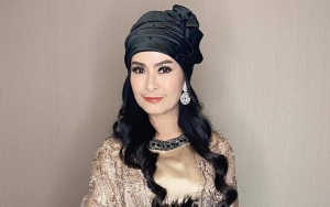Joget TikTok Bareng Naura, Baju Iis Dahlia Jadi Sorotan Dinilai Tak Sesuai Usia