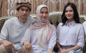 Iis Dahlia Mellow Tulis Caption Haru Untuk Anak-Anaknya, Pakaian Lebaran Justru Ramai Dikritik