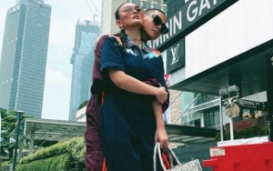 Diisukan Pacaran Settingan, Adam dan Agnez Mo Kembali Umbar Momen Mesra Bersama