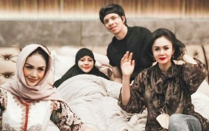 Yuni Shara Bagikan Potret Adem Krisdayanti Peluk Aurel Yang Keguguran: Stay Strong 