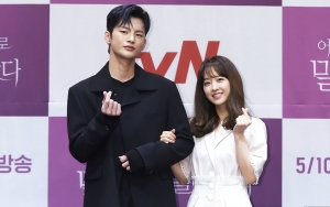 Heboh, Seo In Guk Akhirnya Posting Foto Berdua Bareng Park Bo Young