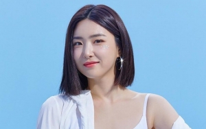 Yuna Brave Girls Dapat Hadiah-hadiah Mewah dan Mahal Ini dari Para Fans Ahjussi, Apa Saja?