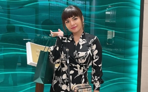 Dinar Candy Tampil Seksi Pakai Mini Dress, Celana Dalam Ngintip Jadi Perbincangan
