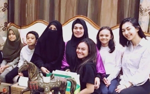 Sahabat Umi Pipik, Sikap Sarita Usai Jennifer Dunn Dikira Istri Ketiga Uje Tak Terduga