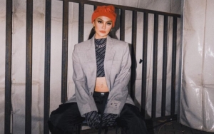 Agnez Mo Pamer Pose Seksi, Tato Ngintip di Paha Bikin Salfok Sampai Artis Ini Ngira Barcode