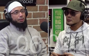 Ustaz Khalid Basalamah Bantah Larang Nyanyikan 'Indonesia Raya', Deddy Corbuzier Pertanyakan ini