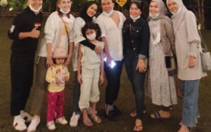 7 Potret Koleksi Sepatu Branded Milik Ayu Ting Ting, Salah Satunya Bernilai Hampir Rp 20 Juta