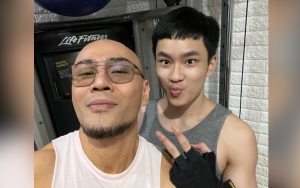 Azka Corbuzier Pamer Hadiah Pemberian Sang Ayah, Deddy Corbuzier Ternyata Sisipkan Pesan Super Manis