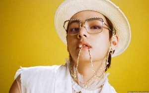 Suara V Dipuji Cewek Cantik, Member BTS Mati-Matian Tahan Tawa