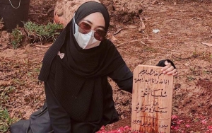 Angkat Kematian Ayah, Ria Ricis Banjir Dislike Soal Vlog Ziarah Meski Trending di YouTube