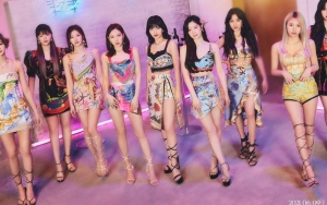 10 OOTD TWICE Dalam Lagu 'Alcohol-Free', Pesona Nayeon Bikin Fans Melongo
