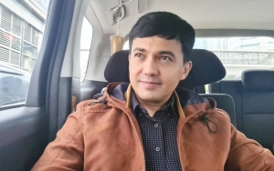 Sahrul Gunawan Bagikan Potret Haru Temani Ayah Yang Dirawat di Rumah Sakit, Kabarkan Kondisi Terkini