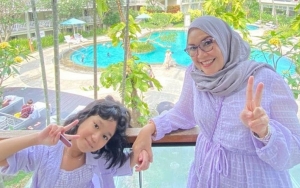 Ibunda Ayu Ting Ting Pamer Beli BTS Meal Buat Bilqis, Bagian Tubuh Ngintip Bikin Salfok 