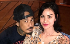 Video Nora Alexandra Lindungi Jerinx SID Yang Oleng Diduga Mabuk, Aura Cantik Bak Istri Soekarno