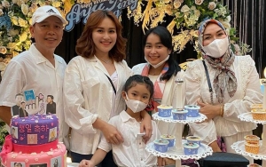 Caption Adik Ayu Ting Ting Saat Rayakan Ultah Sang Kakak Picu Kekesalan