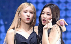 Jennie dan Rose BLACKPINK Ketangkap Kamera Berada di Toko Pakaian Anak di Los Angeles, Ngapain?