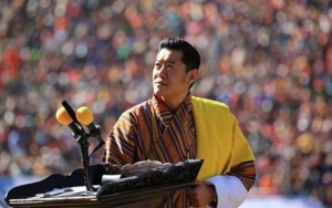 Raja Bhutan Susuri Hutan Hingga Pegunungan Tinjau Pelaksanaan Prokes COVID-19 Selama 14 Bulan