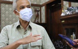 Gubernur Jateng Ganjar Pranowo Dikritik Usai Instruksikan 'Lockdown' di Ribuan RT Zona Merah