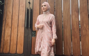 Putri Anne Mendadak Tampil Cuma Pakai Ciput Justru Bersih dari Komentar Miring? 