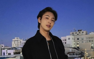 Vakum Karena Diterpa Isu Bullying, 7 Potret Ji Soo Pamer Senyuman Ini Bikin Kangen