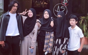  Dikira Cium Bibir Sang Putra, Umi Pipik 'Tampar' Nyinyiran Haters