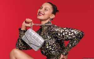 Bella Hadid Unggah Foto Mesra Bareng Pria Tampan Bikin Fans Heboh, Pacar Baru?