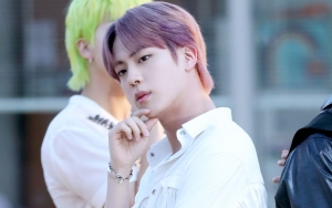 Kepala Jin BTS Kejedot Jendela, Begini Nasib Wajah Gantengnya