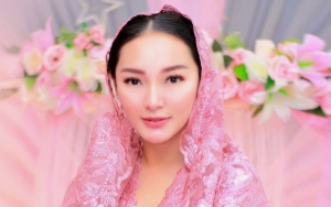 Kembaran Bareng Anak, Zaskia Gotik Bikin Salfok Dikira Imel Putri Gara-gara Ini