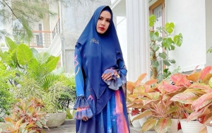 Masih Berduka, Kartika Putri Klaim Tak Ada Air Mata Jatuh di Makam Ibunda Iringi Pesan Sedih Ini