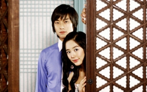 Yoon Eun Hye Bahas Ciuman Viral 'Princess Hours' dengan Joo Ji Hoon, Akui Sempat Picu Rumor Kencan