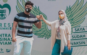 Ekspresi Ammar Zoni Saat Irish Bella 'Ditelpon' Cowok Jadi Sorotan