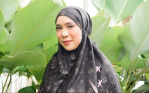 Fitri Tropica Bagikan Tips Hindari Mertua Galak, Postingan Ala Drama India Sukses Bikin Ngakak