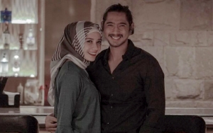 Putri Anne Pamer Foto Keluarga di Idul Adha, Aura Arya Saloka Jadi Sorotan