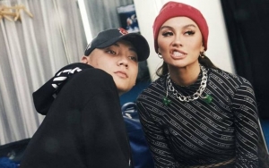 Agnez Mo Diramal Bakal Berjodoh Dengan Pengusaha, Adam Kembali Pamer Momen Liburan Bareng
