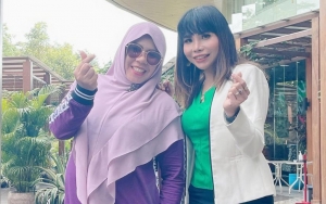 Dua Mantan Istri Kiwil Makin Kompak, Ini Momen Eva Bellissima Dan Rohimah Boncengan Ke Pasar Bareng