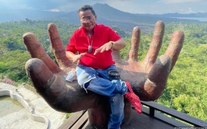 Sindir 'Kakek Nyinyir', Hotman Paris Bongkar Kerjasama dengan Keluarga Prabowo sejak 20 Tahun Lalu