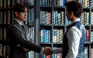 Jinyoung GOT7 dan Ji Sung Kompak Tunjukkan Perlakuan Manis Pada Aktris 'The Devil Judge' Ini