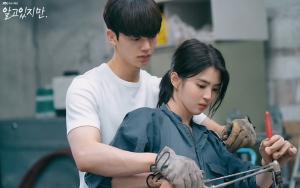 Song Kang dan Han So Hee Luwes Saling Sentuh Saat Syuting di Bianglala 'Nevertheless'