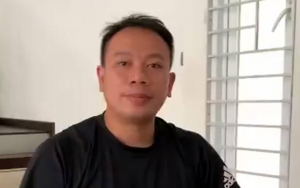 Bacakan Pledoi Sendiri, Vicky Prasetyo Ungkap Nazar Umroh Bareng Pengacara Jika Divonis Bebas