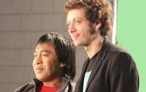 Pernah Syuting Iklan Bareng, Begini Reaksi Komeng Saat Valentino Rossi Pensiun dari MotoGP