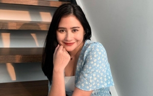 Prilly Latuconsina Bikin Ngeri Pose Bareng Ular, Nyerah Saat Ditantang Foto dengan Hewan Ini