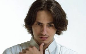 Lama Tak Muncul, Penampilan Beda Dylan Carr Buat Fans Syok